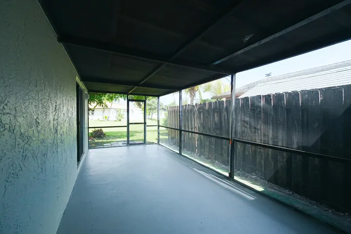 Screened in porch