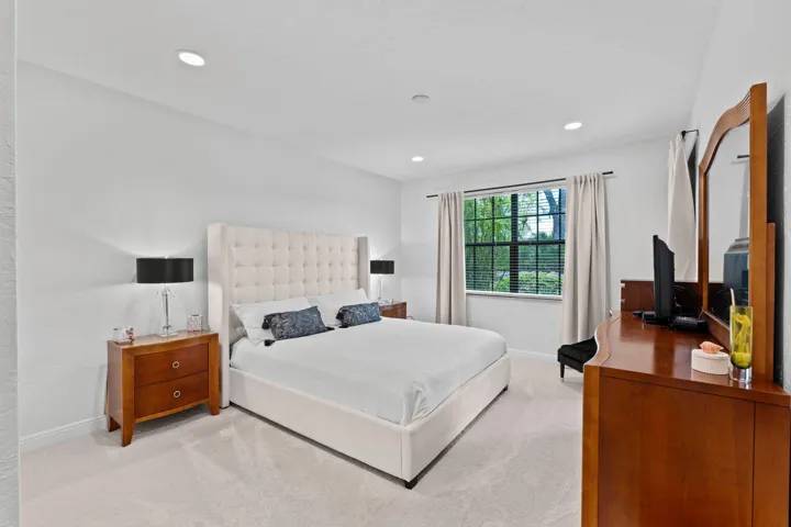 23-web-or-mls-A7406790