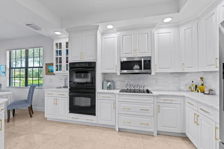 11-web-or-mls-A7406853
