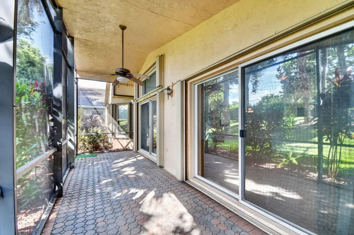 COVERED/SCREENED-IN LANAI