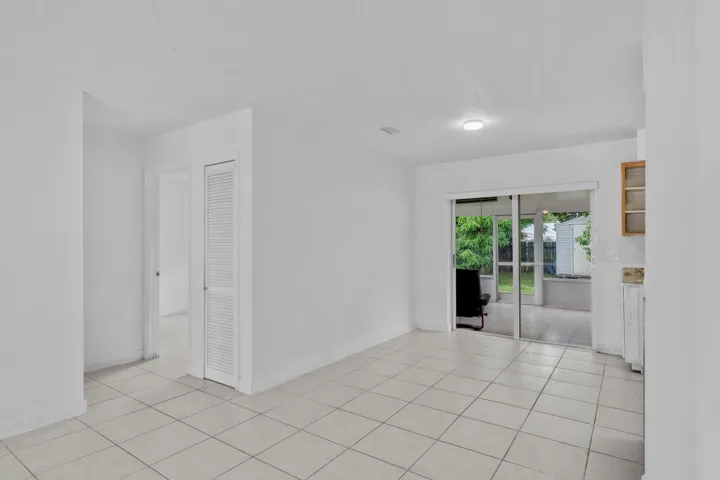 6 Living Area