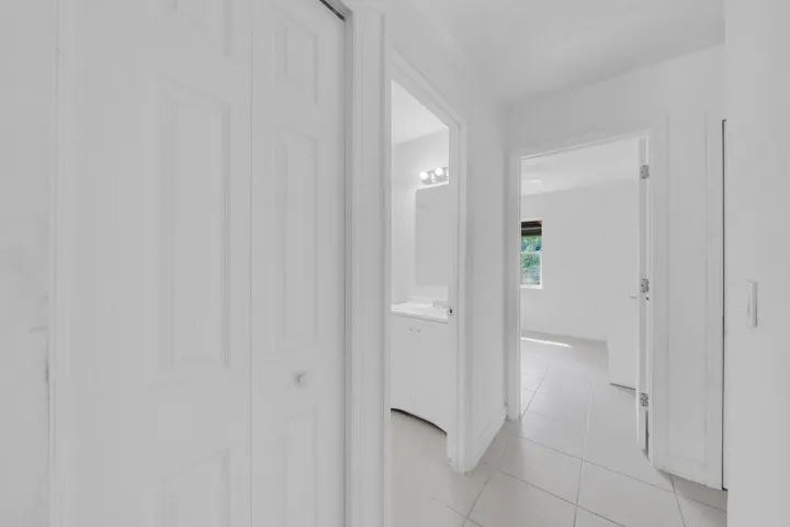 11 Foyer (1)