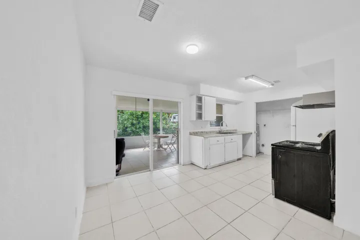 12 Kitchen