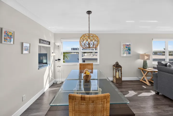 23-web-or-mls-Dining Room 2