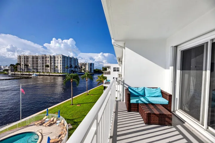 44-web-or-mls-Balcony 1