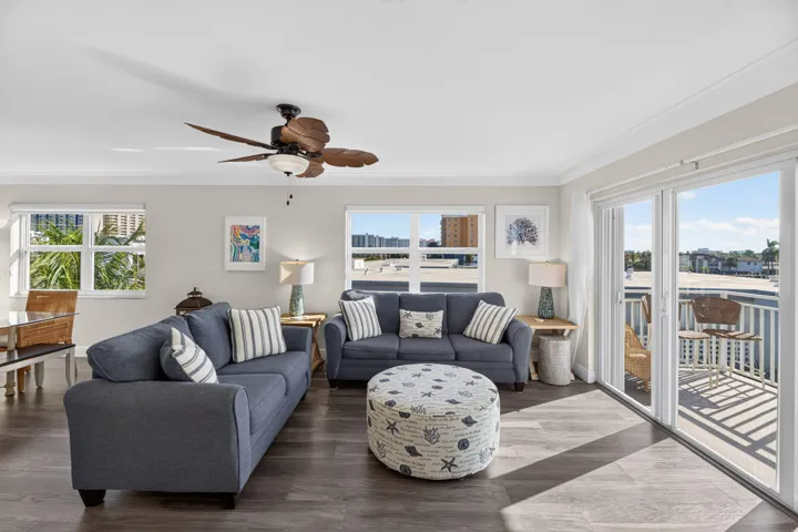 31-web-or-mls-Living Room 7