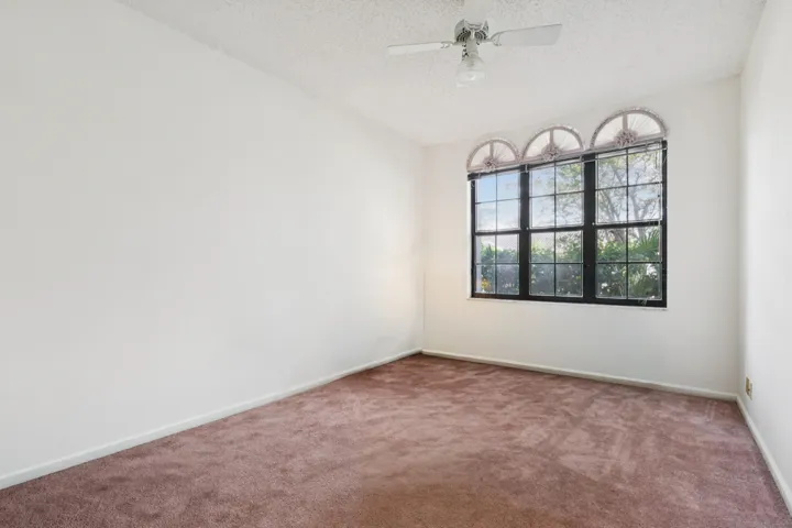 Guest Bedroom (3)