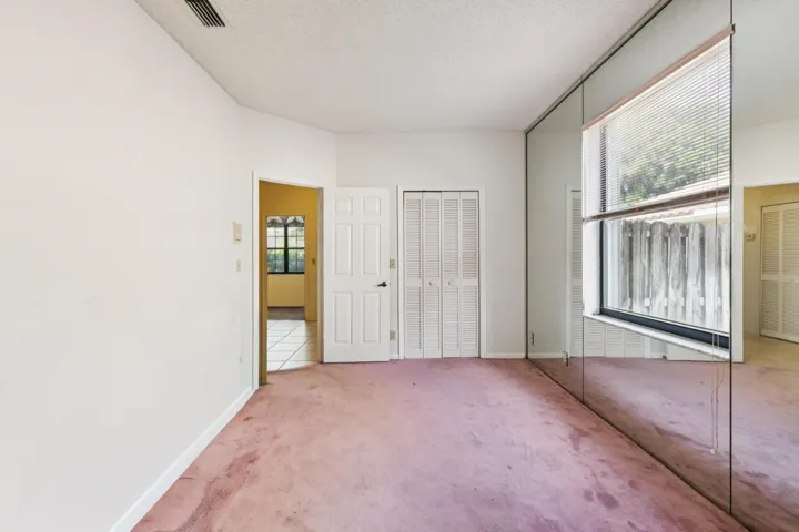 Guest Bedroom (2)