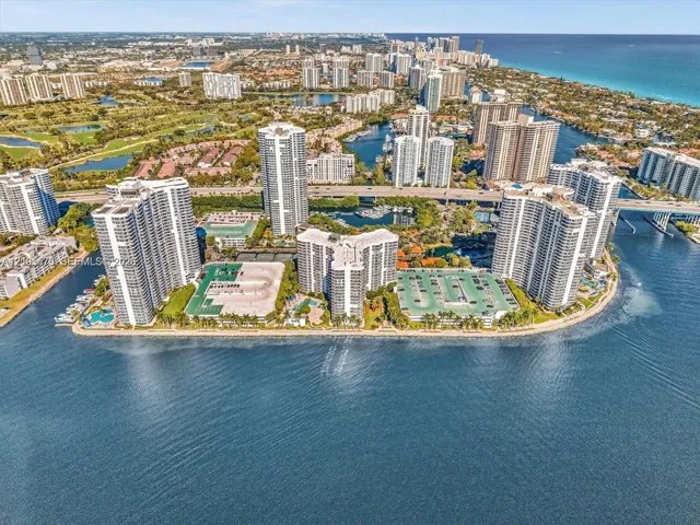 Enjoy resort-style living at Mystic Pointe in Aventura, featuring an exceptional collection of amenities designed for relaxation, recreation, and an active waterfront lifestyle.