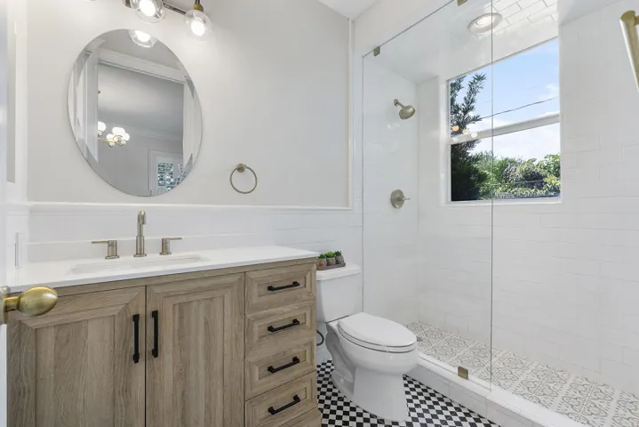 1107 Ne 2nd St_086