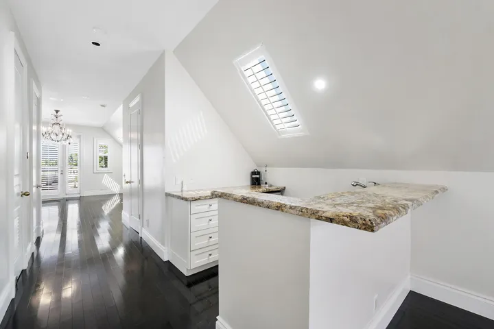 1107 Ne 2nd St_066