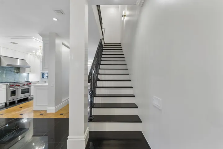1107 Ne 2nd St_045