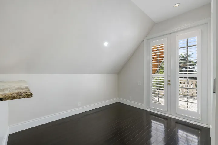 1107 Ne 2nd St_064