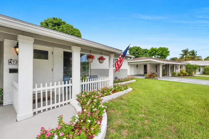 731 NE 49th St-porch