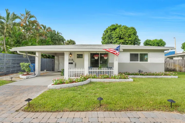 731 NE 49th St-10