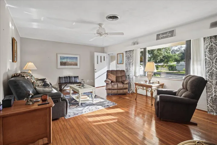 Living​​‌​​​​‌​​‌‌​‌‌​​​‌‌​‌​‌​‌​​​‌​​ Room