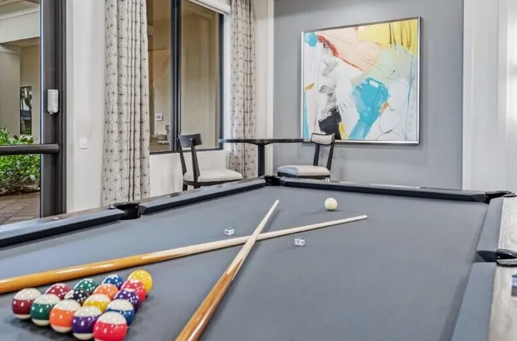 BILLARDS