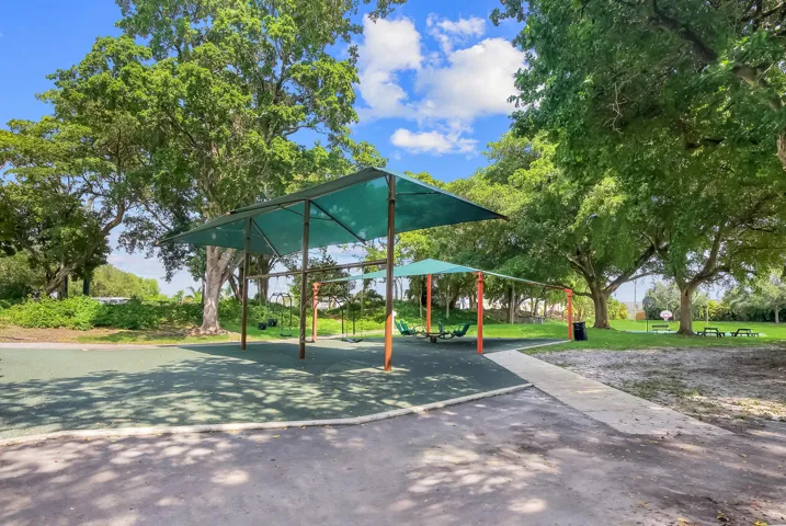 3015 Oaktree Lane, Hollywood, FL 33021 (