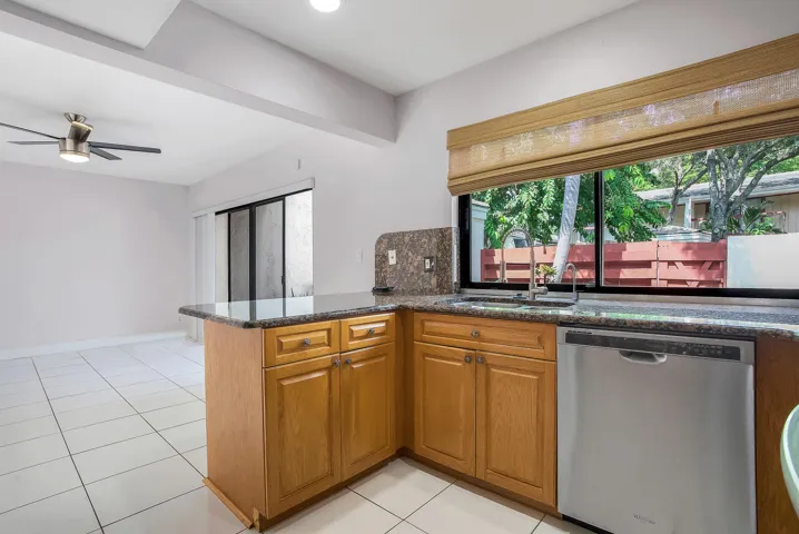3015 Oaktree Lane, Hollywood, FL 33021 (