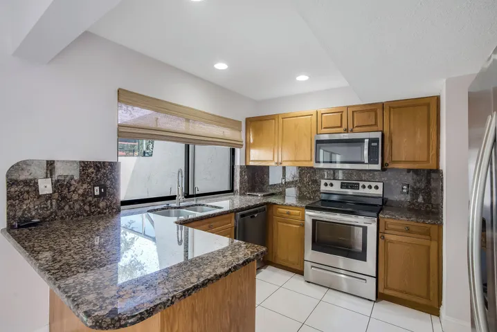 3015 Oaktree Lane, Hollywood, FL 33021 (