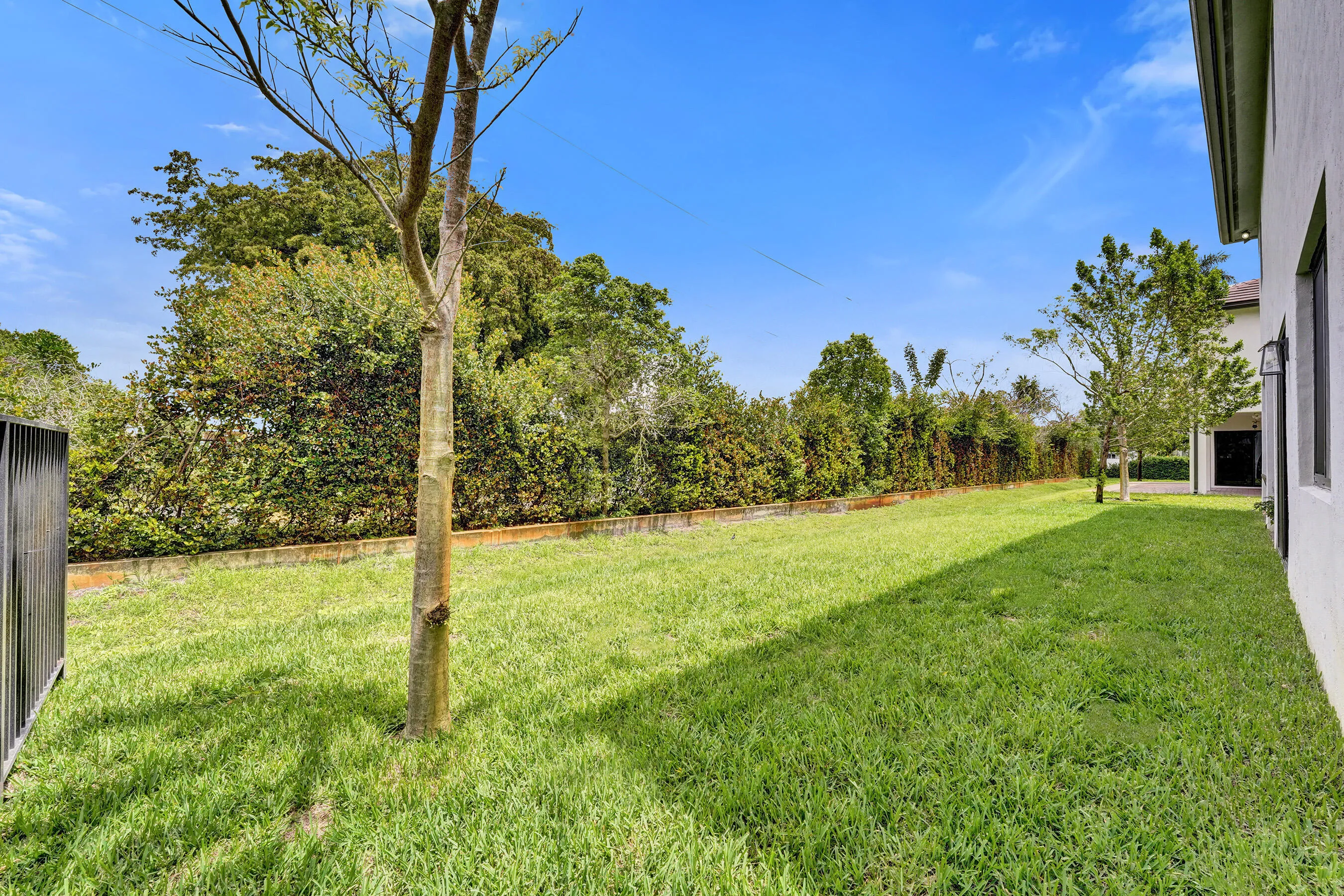 Property photo 100