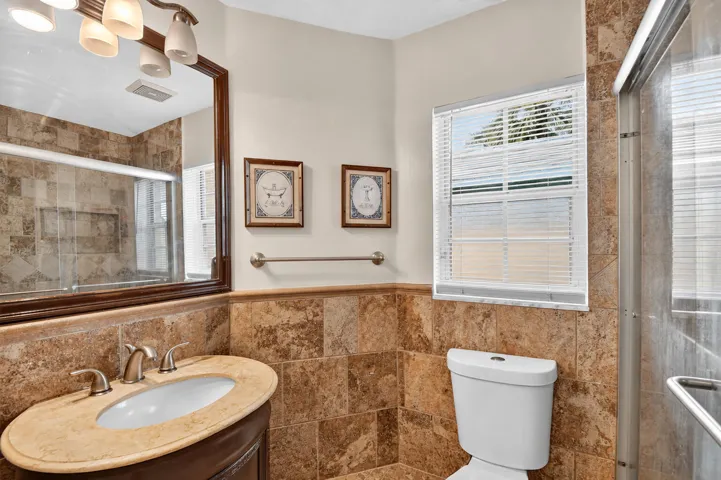 2nd guest bath