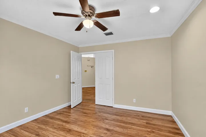 office/den - no closet