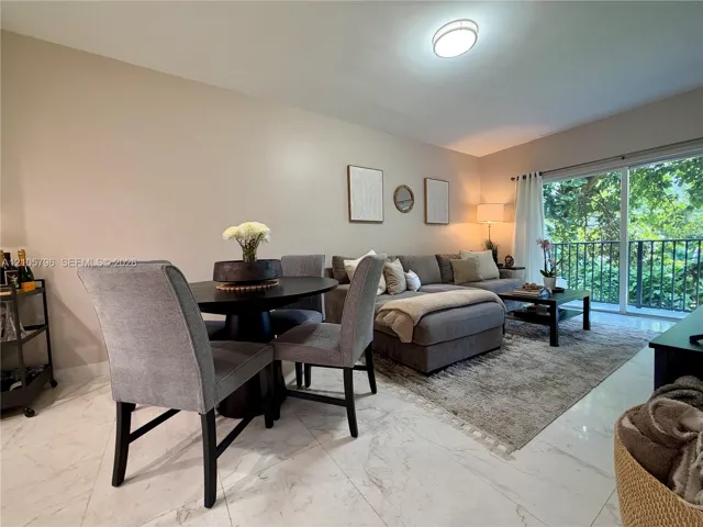 Open living /dining​​‌​​​​‌​​‌‌​‌‌​​​‌‌​‌​‌​‌​​​‌​​ room