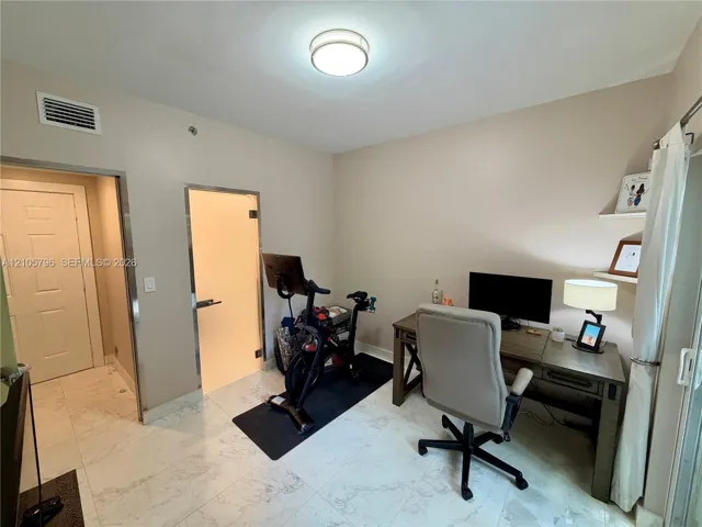 1st floor guest bedroom