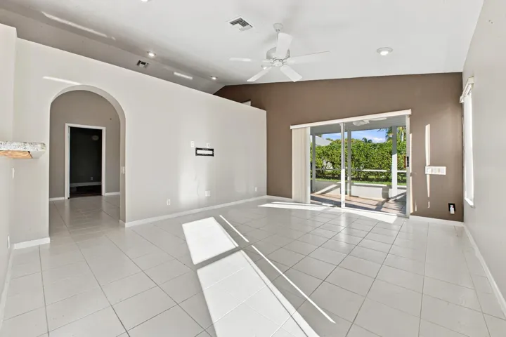 Living​​‌​​​​‌​​‌‌​‌‌​​​‌‌​‌​‌​‌​​​‌​​ Room