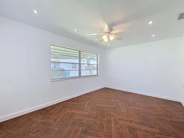813 SW 5th Court-28
