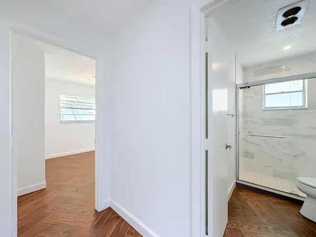 813 SW 5th Court-36
