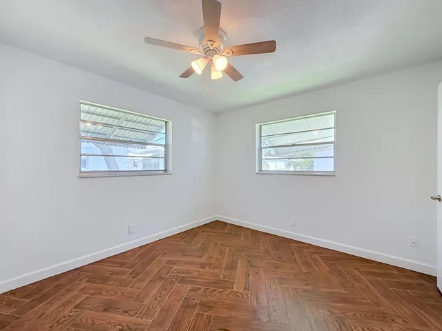 813 SW 5th Court-31