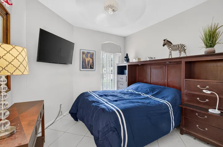 Guest bedroom