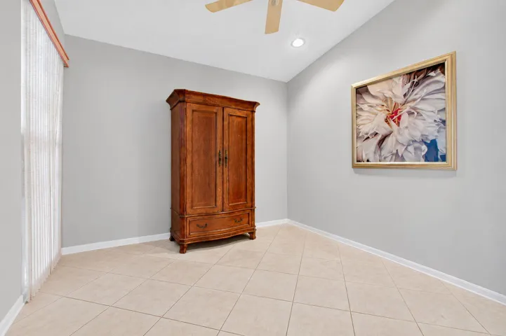 Den/office - with closet