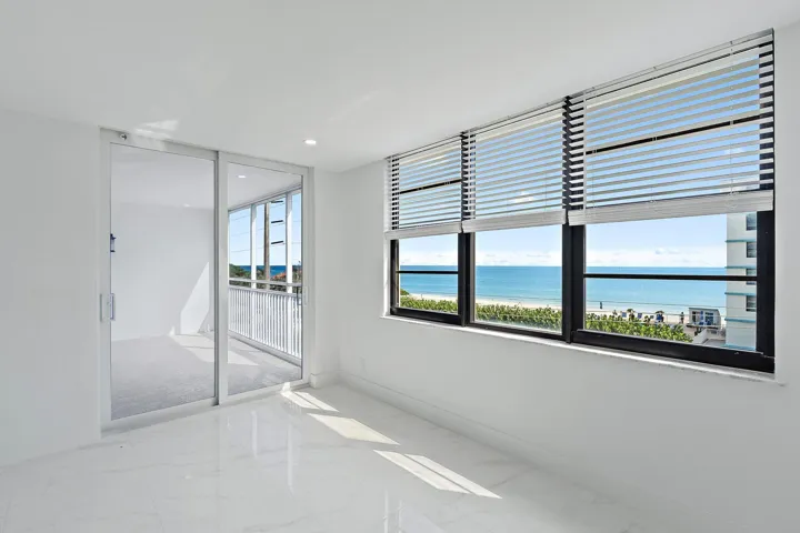 028-911OceanDr-404-JunoBeach-SMALL