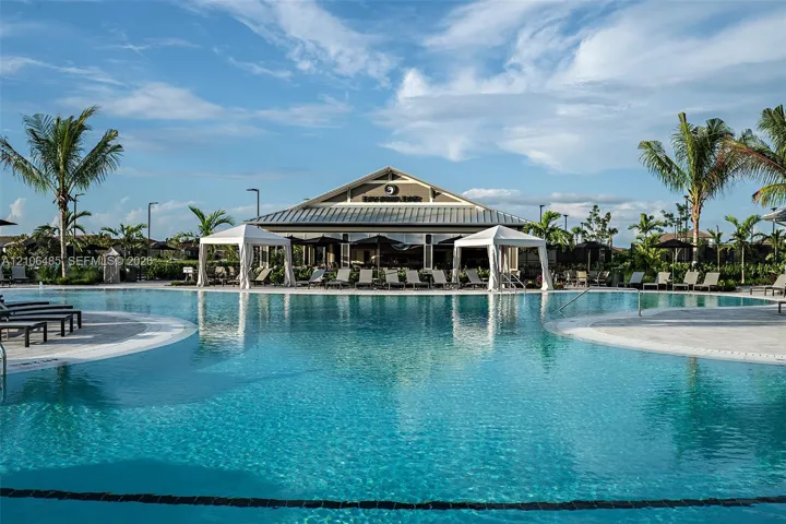 Esplanade by the Islands Community Amenities