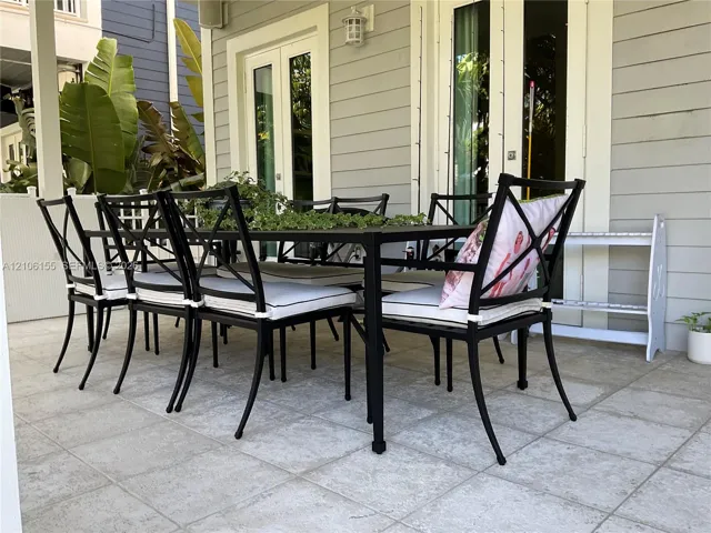 outdoor entertaining