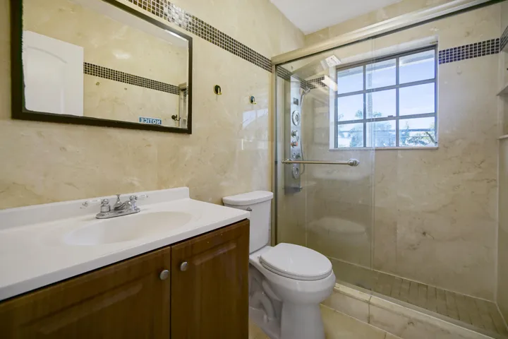 Apartment's Bathroom