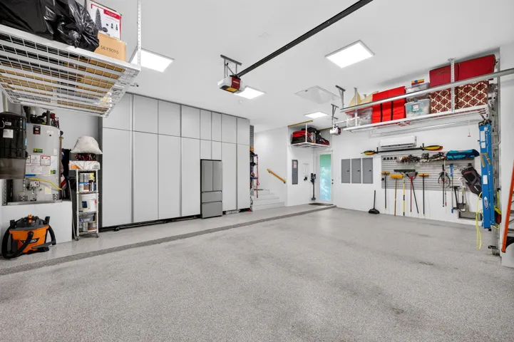 151_Garage - View 3