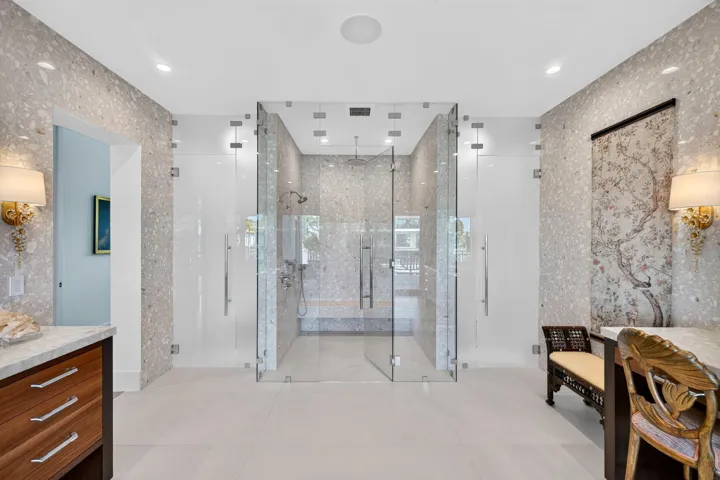 85_Primary Bathroom - View 5