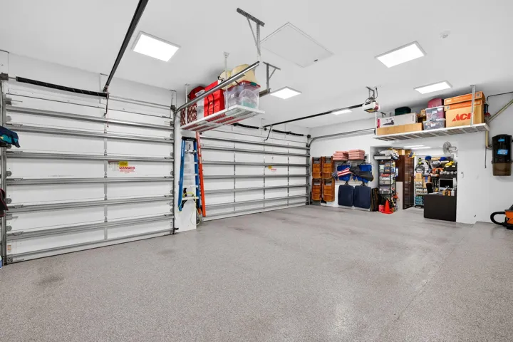 149_Garage - View 1