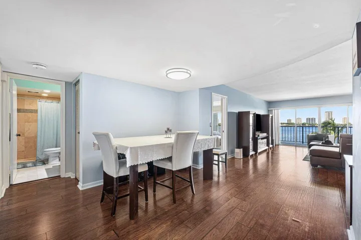 003-3040LakeShoreDrive-502-RivieraBeach-