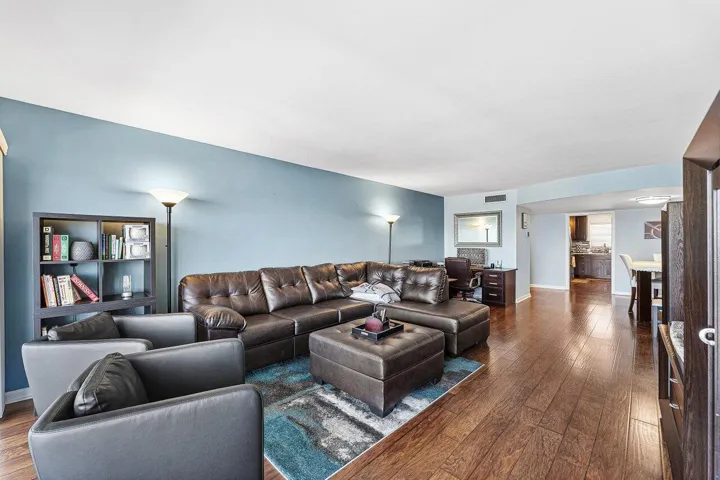 009-3040LakeShoreDrive-502-RivieraBeach-