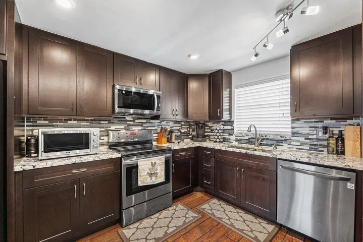 020-3040LakeShoreDrive-502-RivieraBeach-