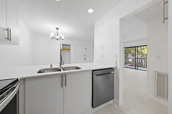 3402 Gardens E Dr Kitchen 2