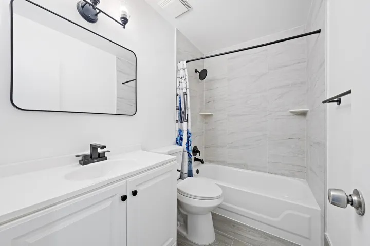 3402 Gardens E Dr 2nd Bath 1
