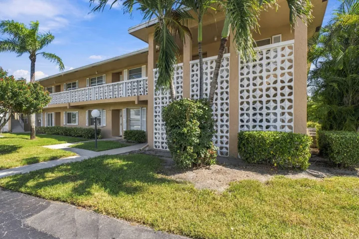 1130 mahogany way U204_011