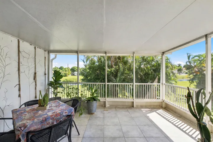 1130 mahogany way U204_008
