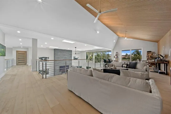 loft4.jpg-SMALL